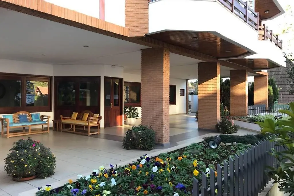 Apartamento Duplex Centro Capivari Campos do Jordao 0*,