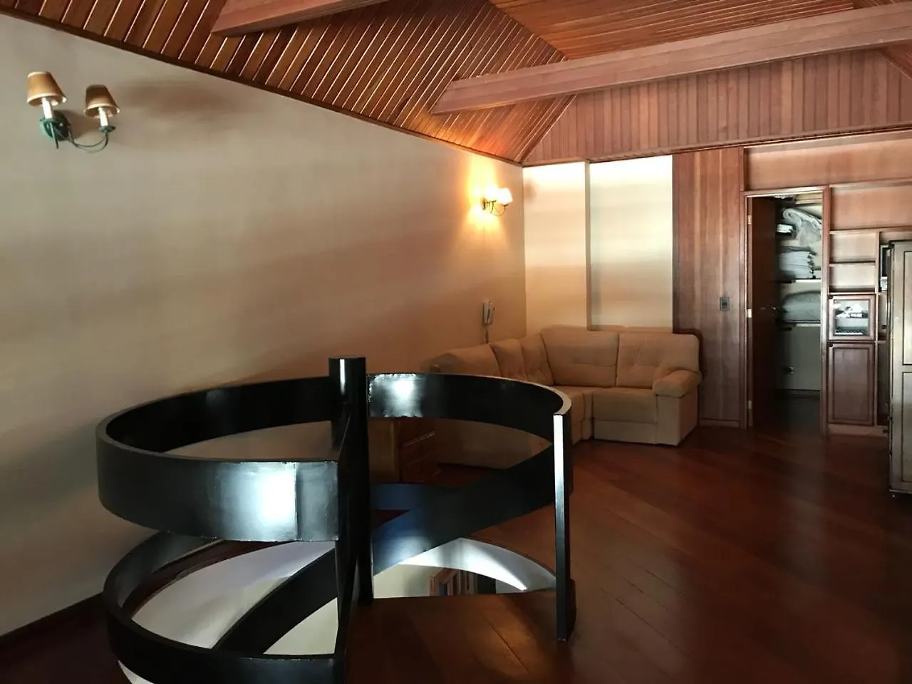 Apartamento Apto Dijon, Duplex , No Centro Capivari - By Hostyn Campos do Jordão Brasil